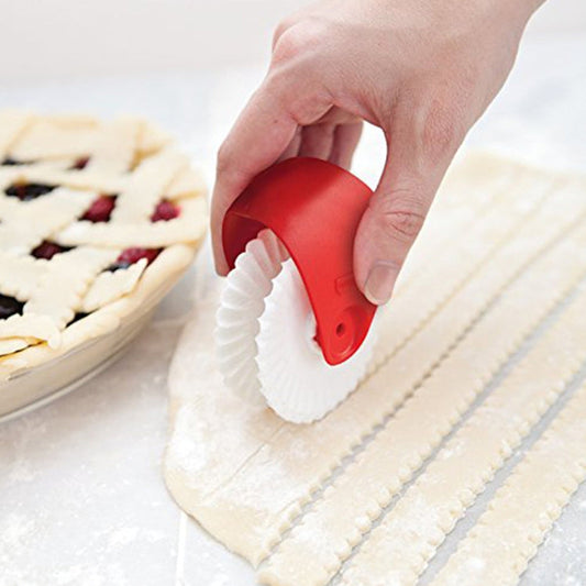 Baking Tools Pasta Cutting Wheel Hemming Wheel Manual Noodle Cutter Roller Knife Creative Kitchen Gadgets